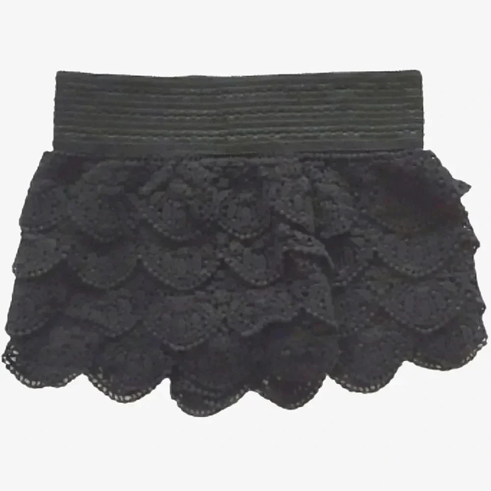 Rewind dressy shorts with black crochet layers Size XS